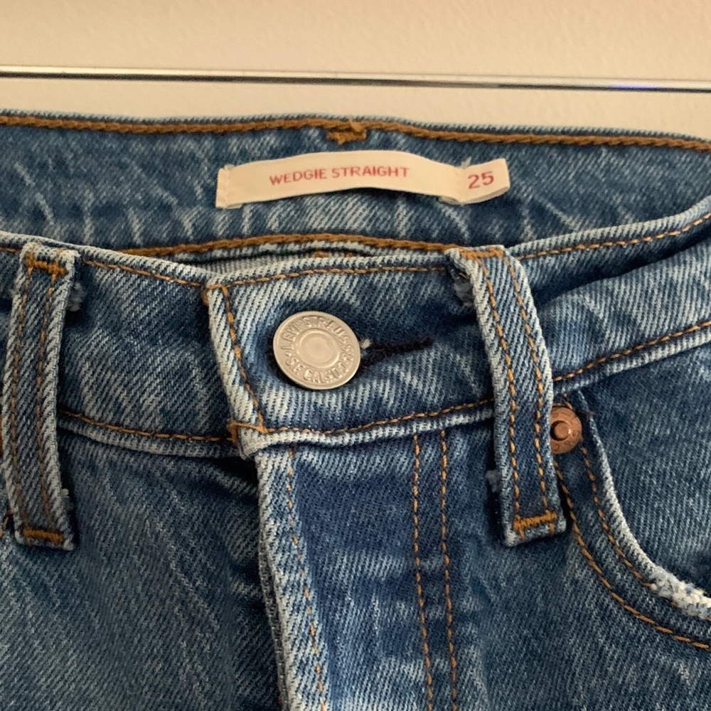Levi's Women's Wedgie Straight Jeans